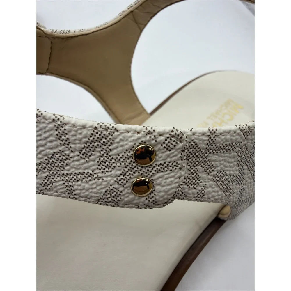 Michael Kors MK Plate Thong Sandals Women 7.5 Vanilla Mini MK Logo. New
